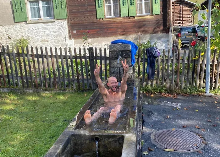 Casa Vegana, 3,5 Zi Wohnung, 5 Pl, 2 Baeder Trun