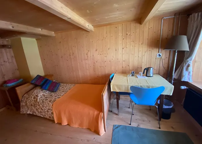 Casa Vegana, 3,5 Zi Wohnung, 5 Pl, 2 Baeder Trun