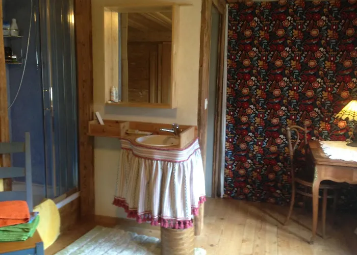 Casa Vegana, 3,5 Zi Wohnung, 5 Pl, 2 Baeder * Trun