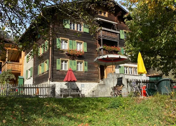 Casa Vegana, 3,5 Zi Wohnung, 5 Pl, 2 Baeder * Trun