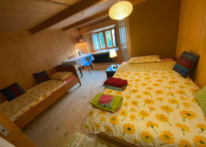 Casa Vegana, 3,5 Zi Wohnung, 5 Pl, 2 Baeder * Trun