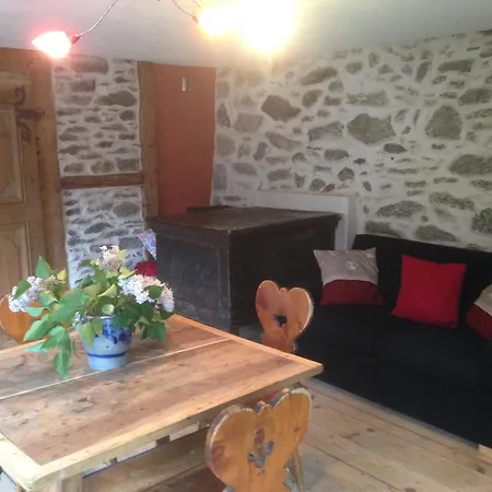 Casa Vegana, 3,5 Zi Wohnung, 5 Pl, 2 Baeder Appartamento Trun