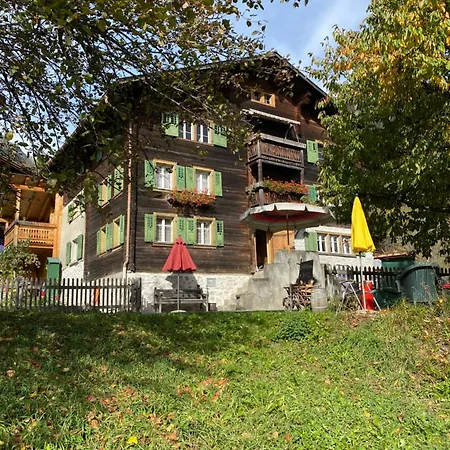 Casa Vegana, 3,5 Zi Wohnung, 5 Pl, 2 Baeder * Trun