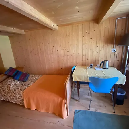 Casa Vegana, 3,5 Zi Wohnung, 5 Pl, 2 Baeder Trun